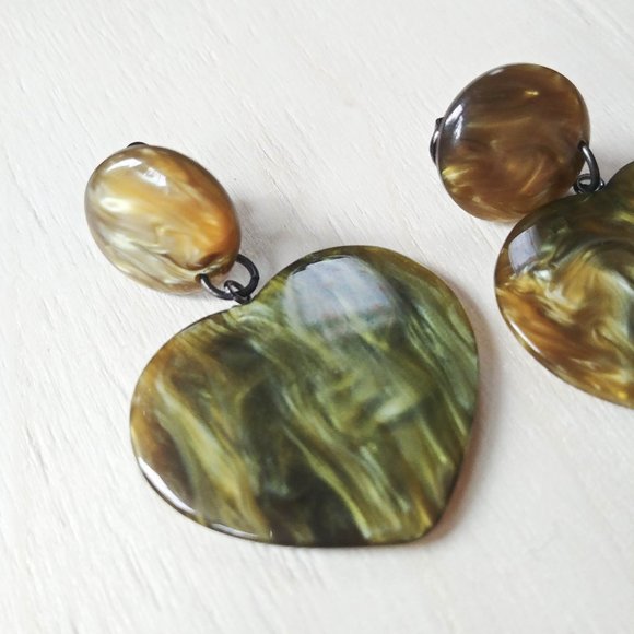 70s Vintage Green Marble Heart Shape Earrings - Picture 3 of 3